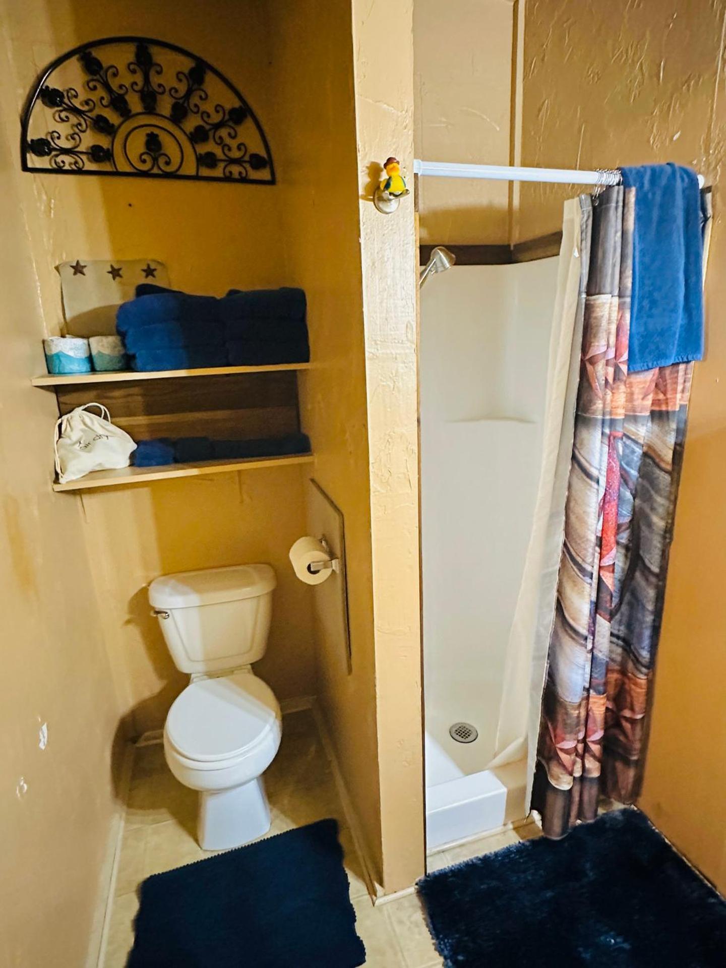 Acorn Hideaways Canton Rustic Old West Frontier Suite ภายนอก รูปภาพ